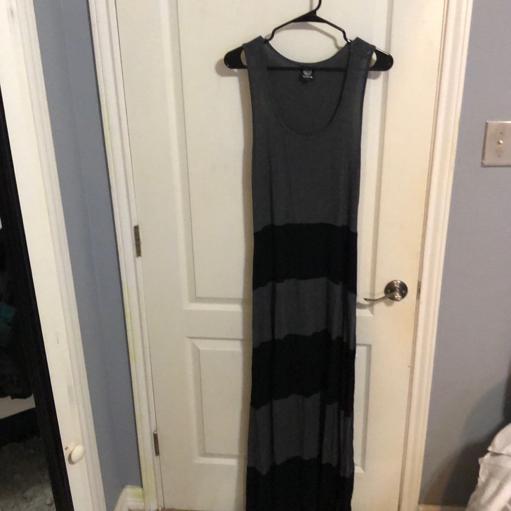 black and grey maxi dress size M